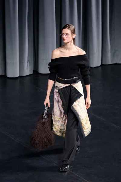 Look 14